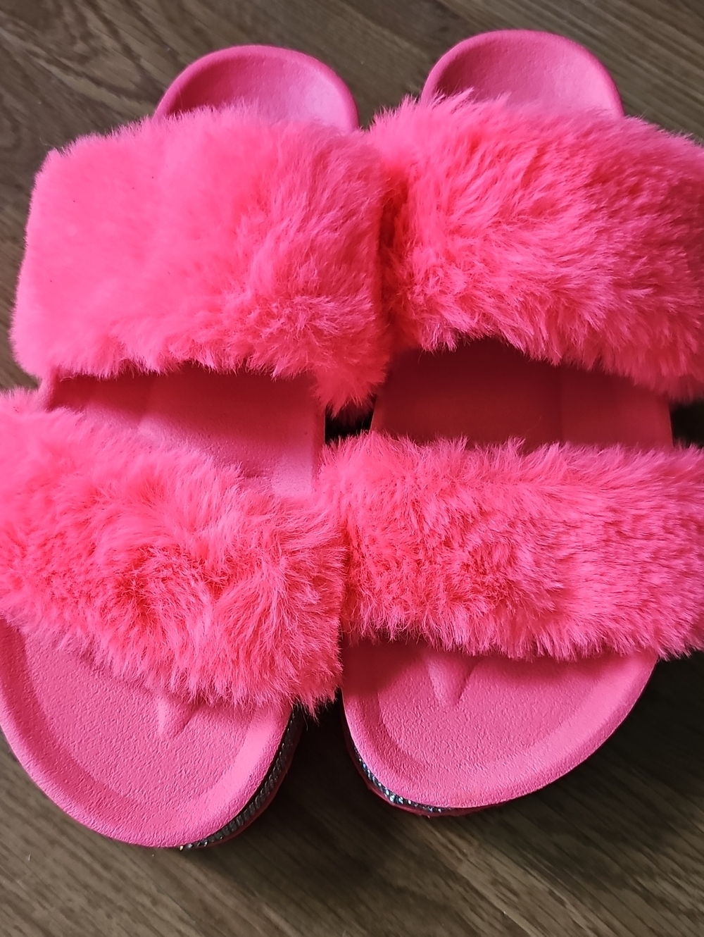 Bamboo Hot Pink Fluffy Fuzzy Slide Sandals Sparkly Rhinstone Trim Woman's Size 8